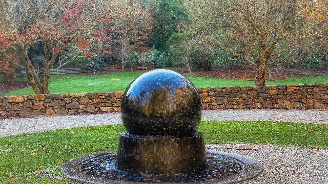 Water Globe 640 a.gif
